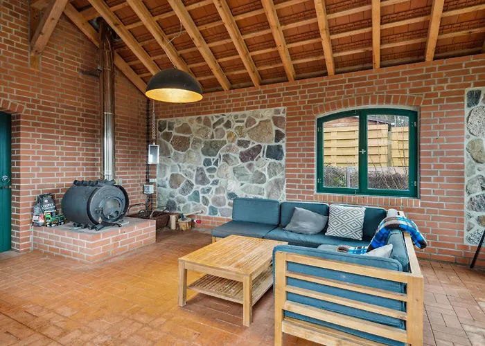 Сasa de vacaciones In With Wifi Schenkendobern